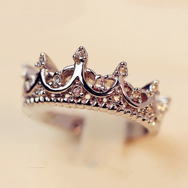 Rings Vintage Crystal Drill Hollow Crown Shaped Queen Temperament Rings For Woman Personality Wedding Engagement Gifts