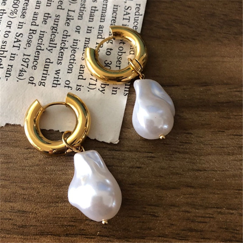 Circle Earrings New Vintage High Imitation Baroque Pearl Earrings Gold Circle Earclip Women Jewelry Golden Punk Round A14257