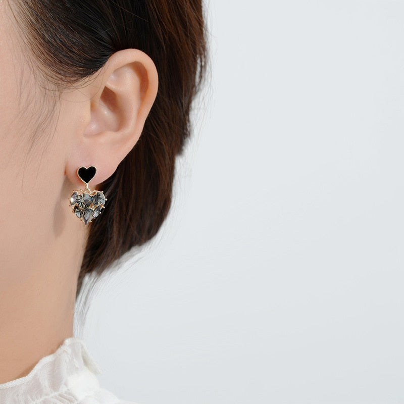 Vintage Women’s Heart Shape Cute Drop Earrings 2022 Fashion Black Crystal Love Heart Statement Earrings for Women Jewelry Gifts