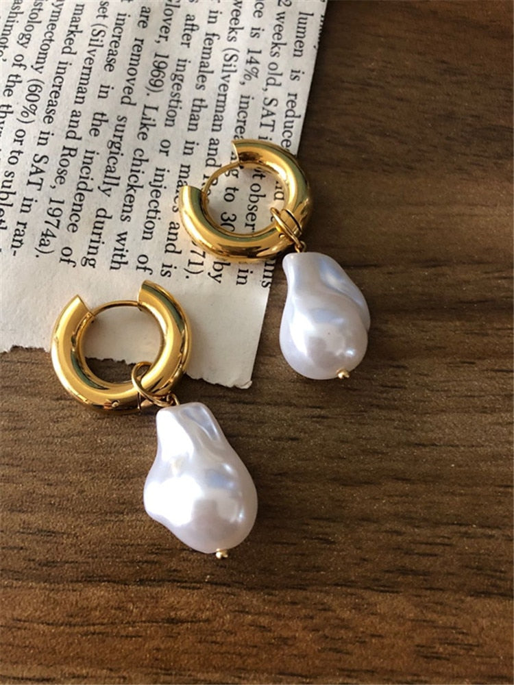 Circle Earrings New Vintage High Imitation Baroque Pearl Earrings Gold Circle Earclip Women Jewelry Golden Punk Round A14257