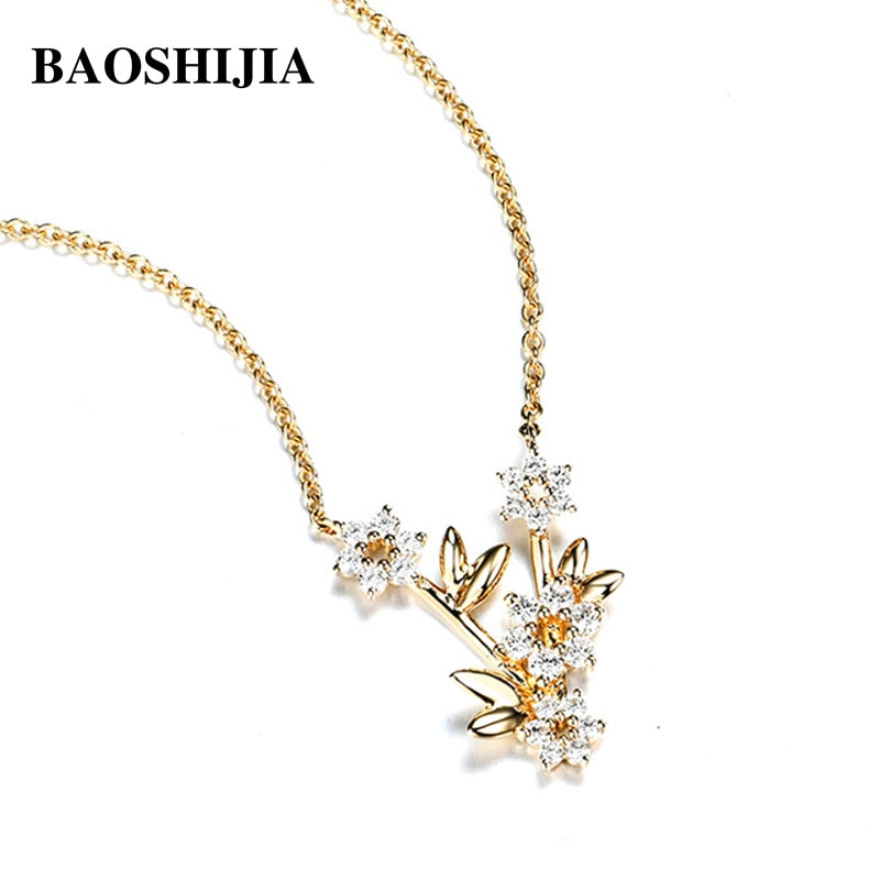 BAOSHIJIA Solid 18k Yellow Gold Flower SI Diamond Necklace Women&