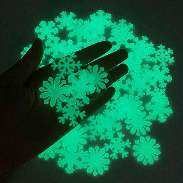 50Pcs Luminous Snowflake Wall Stickers Glow In The Dark Decal for Kids Baby Rooms Bedroom Christmas Home Decoration Navidad 2022
