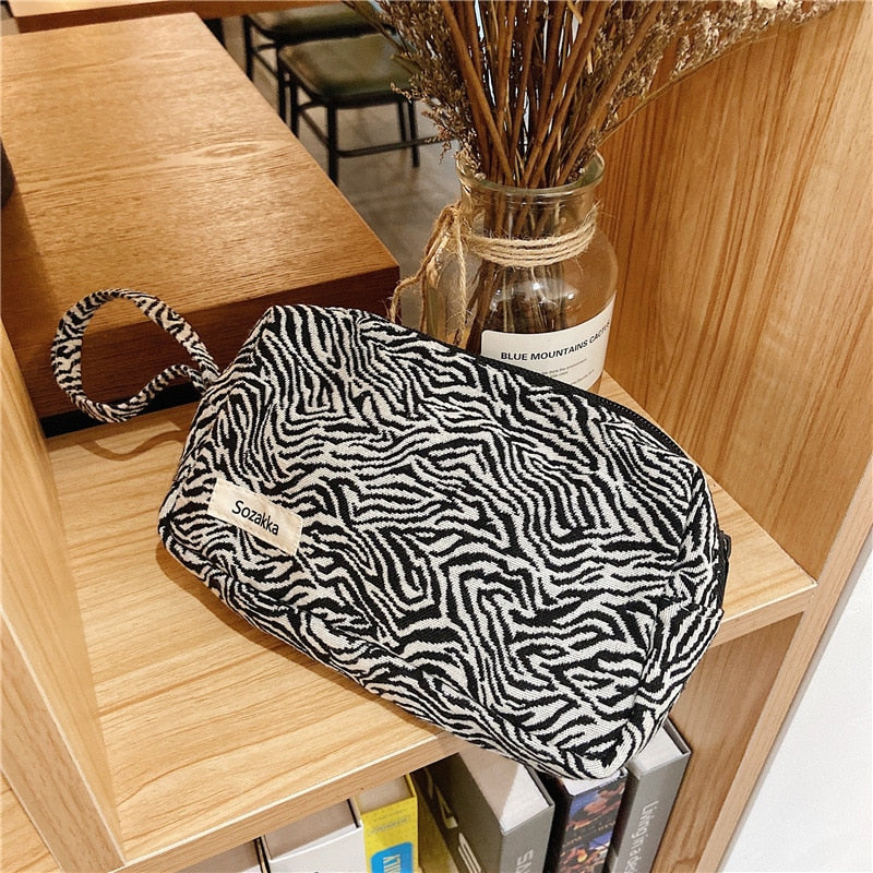 Simple Design Female Purses Organizer Leopard&amp;Zebra Canvas Make up Bag Zipper Pouch Wristlet Wallet Bags for Women Gift