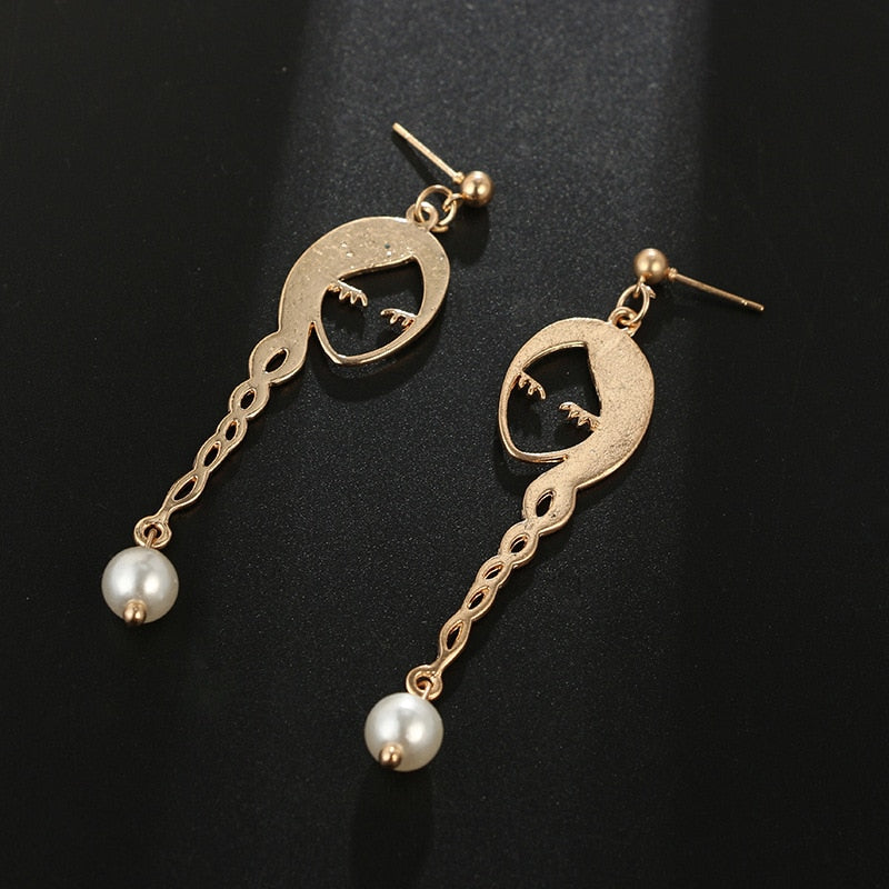 Face earrings Geometric contracted fashion pearl earrings female Fashion women Metal hollow out gold stud earrings for women