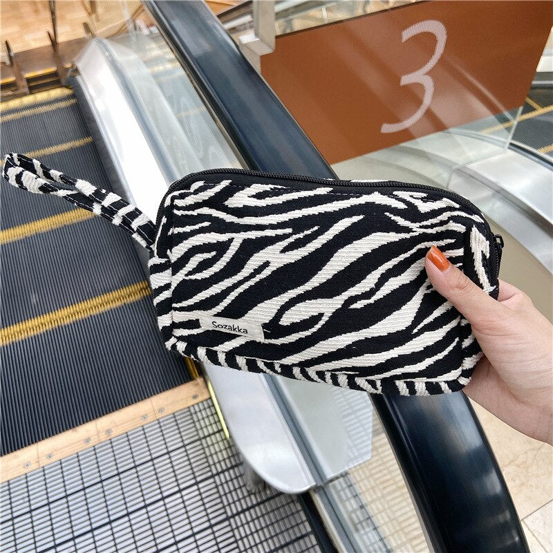 Simple Design Female Purses Organizer Leopard&amp;Zebra Canvas Make up Bag Zipper Pouch Wristlet Wallet Bags for Women Gift