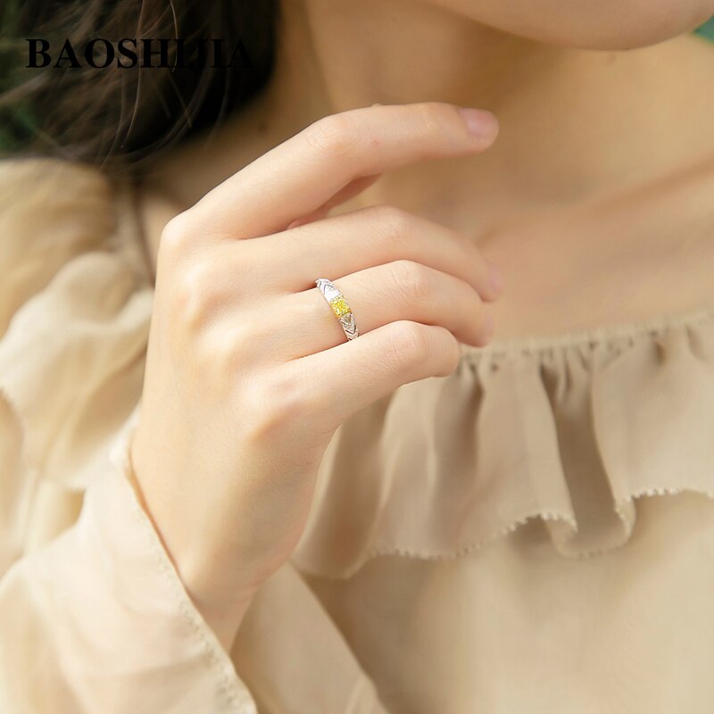 BAOSHIJIA Solid 18k White Gold Cushion Yellow Diamond Ring Simple Ladies Fine Jewelry Luxurious Band Generous