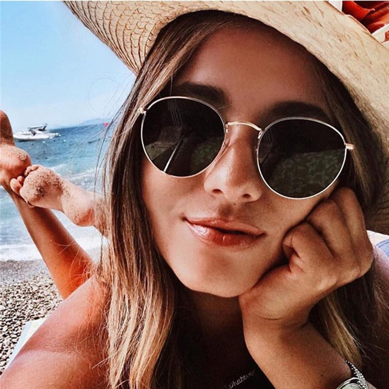 Metal Small Round Sunglasses Woman UV400 Vintage Classic Travel Sun Glasses Fashion Retro Driving Sun Glasses Lunette De Soleil