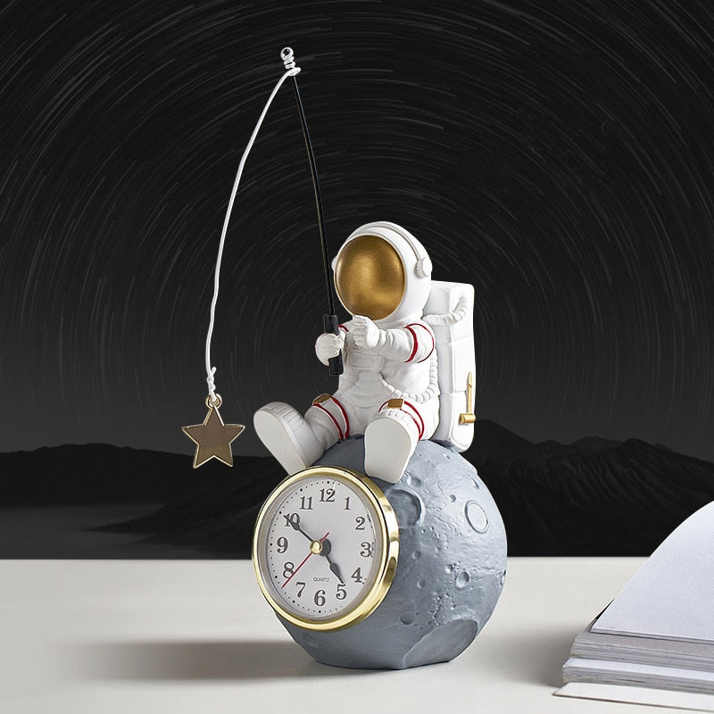 Creative Desk Clock Fishing Spaceman Decoration Astronaut Bedroom Bedside Wake-Up Clock Cartoon Office Alarm Clock Adornment