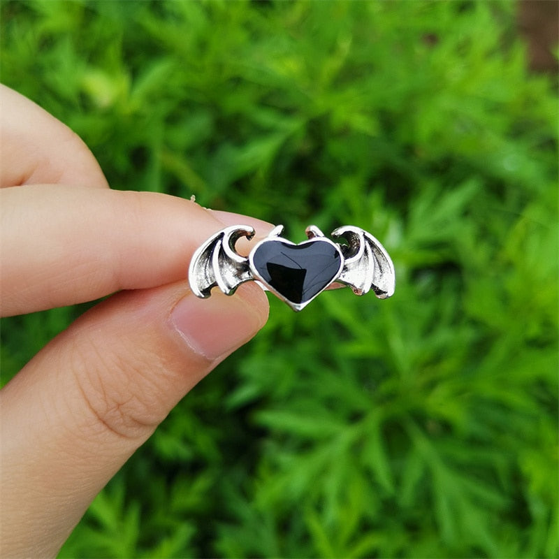 Retro Angel Wings Black Heart Rings For Women Fashion Gradient Crystal Zircon Cutout Double Heart Open Rings Finger Jewelry Gift