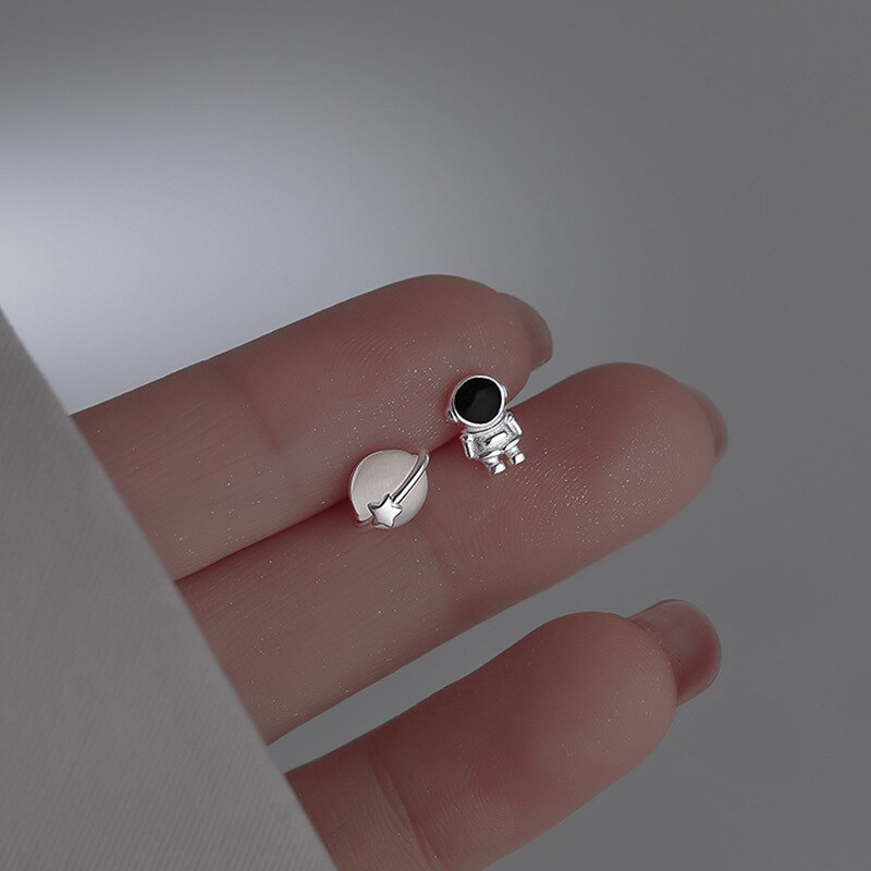 Korea Simple Sweet Cool Wind Planet Love Zircon Stud Earrings 2022 Young Luxury Earrings Elegant Women's Jewelry Accessories