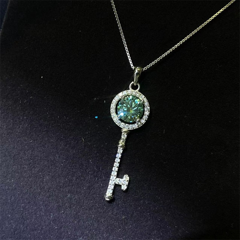 S925 Sterling Silver Key Pendant Necklace 1CT Carat Green Moissanite Choker Chain Women Fine Jewelry Certificate Drop Shipping