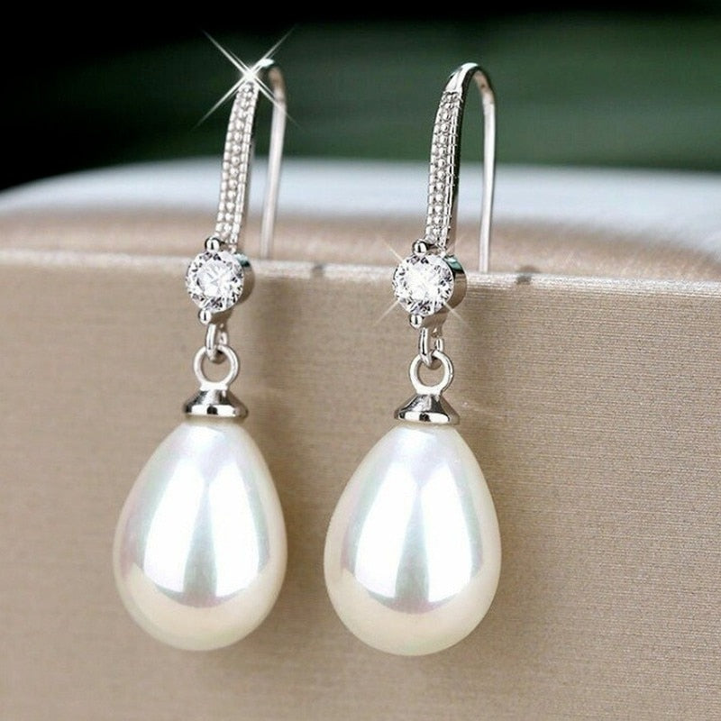 Exquisite Fashion Silver Color Water Imitation Pearls Drop Earrings for Women Shiny Red Green Round Imitation Pearls Earrings