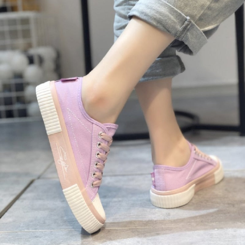 2022 Spring Summer Fashion New Bear Women Canvas Shoes High-top Canvas Shoes Lace Up Casual Sneakers Female Off White Shoes