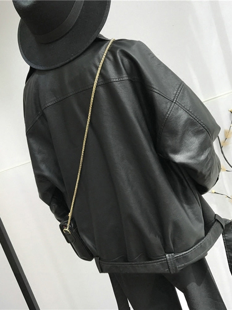 [EAM] High Quality 2022 Spring Black PU Leather Loose Turn-down Collar Zipper Fashion New Women's Wild Jacket LA938