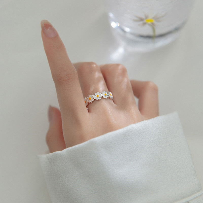 Coconal Trendy Korean Style Daisy Flower Rings For Women Sweet Cute Finger Ring Proposal Wedding Fine Jewelry Gift