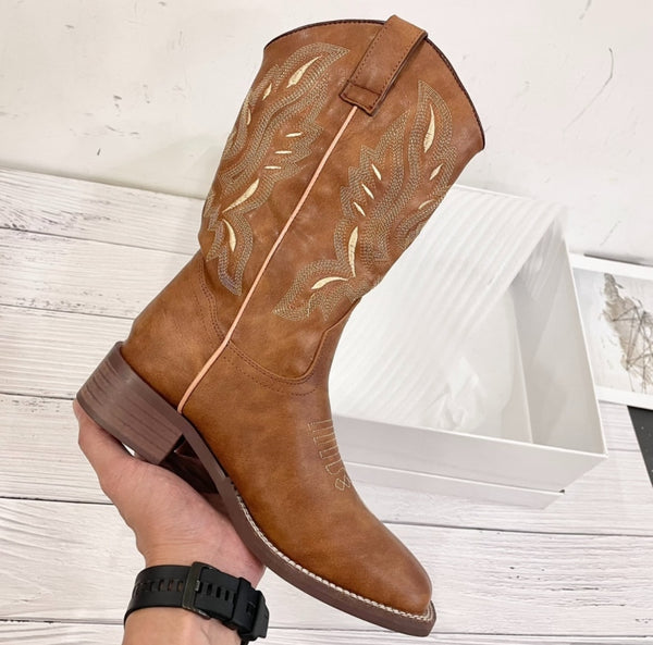 Cowgirls Cowboy  Embroidered Western Boots For Women Fashion Med Calf Brand New Shoes Med Heel 2022 Popular Comfy Slip On